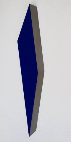 Wolfram Ullrich: Figure I, 2003, Acryl/Lack auf Stahl, 115 x 19 x 20 cm